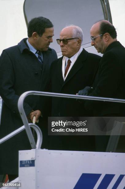 Habib Bourguiba à l'aéroport le 21 décembre 1986 à Paris, France.