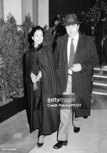 Marie-Josée Nat et Victor Lanoux à la 1ère du film 'Le Cadeau' le 24 mars 1984 à Paris, France.