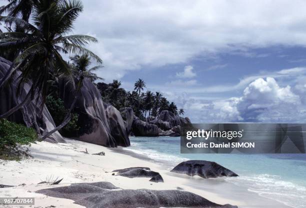 Plage de l'île de la Digue le 20 novembre 1982 aux Seychelles.