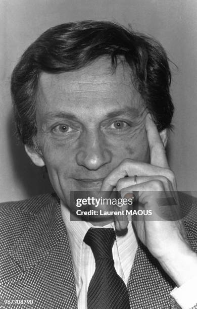 Portrait du journaliste Philippe Tesson, fondateur du journal polémique 'Le Quotidien de Paris' le 19 février 1981 à Paris, France.
