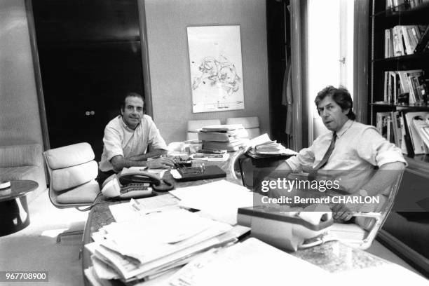 Jean-Pierre Elkabach et Philippe Gildas à Europe 1 le 13 septembre 1982, Paris, France.