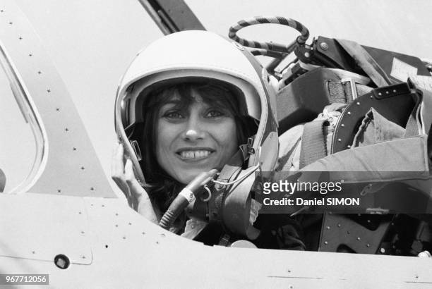 Marie-Hélène Breillat, marraine du Mirage F1, le 27 avril 1975 sur la base aérienne d'Orange, France.