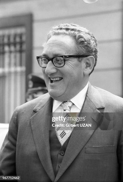 Le secrétaire d'État américain Henry Kissinger lors d'un sommet de l'OTAN le 28 mai 1975 à Bruxelles, Belgique.