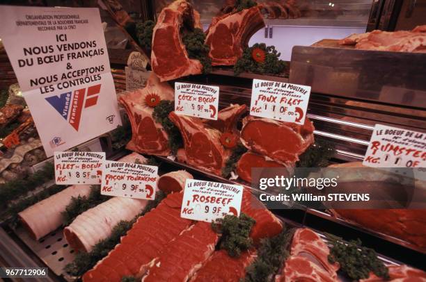 Etale de viande française dans une boucherie à Vincennes le 29 mars 1996, France.