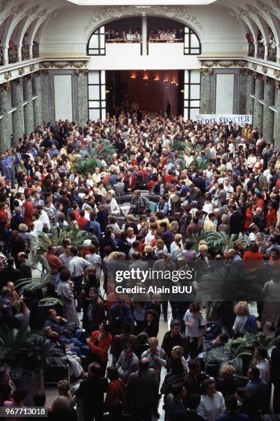 Manifestation des employés du Crédit Foncier le 29 avril 1996 à Paris, France.