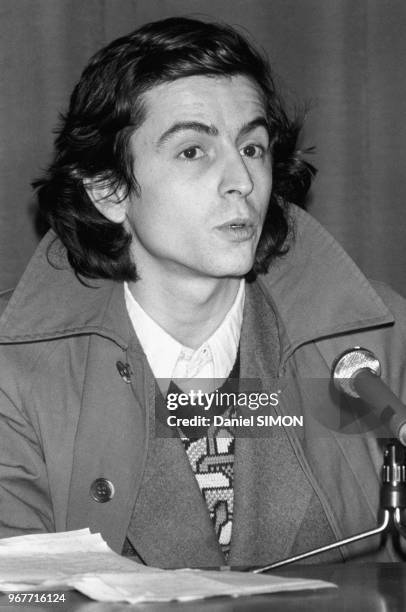 Bernard-Henri Lévy lors d'une conférence de presse à Paris le 23 janvier 1975, France.