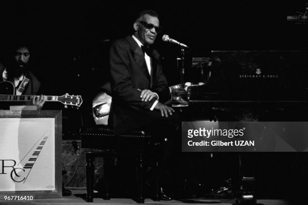 Ray Charles en concert à la salle Pleyel à Paris le 20 avril 1975, France.