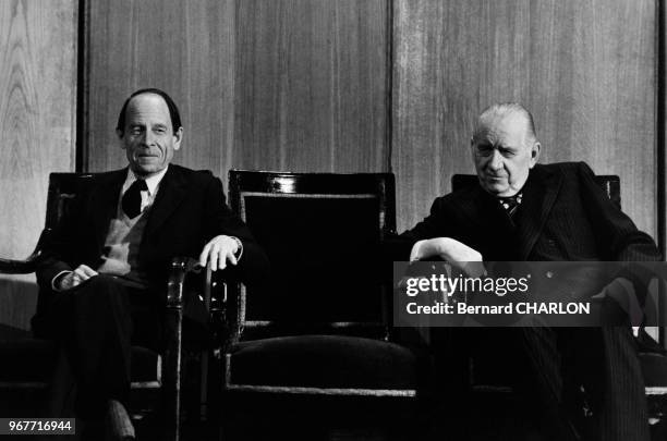 Michel Jobert, Ministre du Commerce Extérieur, et Alain Poher, Président du Sénat assistent à un colloque portant sur la Recherche et la Technologie...