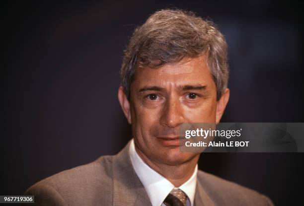 Portrait de Claude Bartolone, ministre de la Ville, le 29 juin 1999 à Nantes, France.