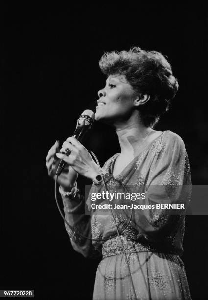 Portrait de la chanteuse américaine Dionne Warwick à la salle Pleyel le 25 avril 1983 à Paris, France.