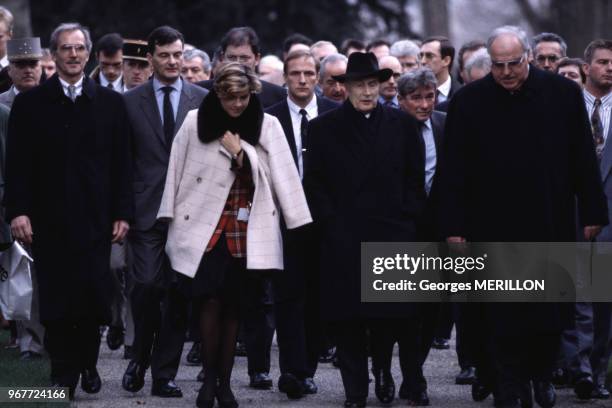 François Mitterrand et Helmut Kohl au 64ème sommet Franco-Allemand à Bohn le 30 novembre 1994, Allemagne.