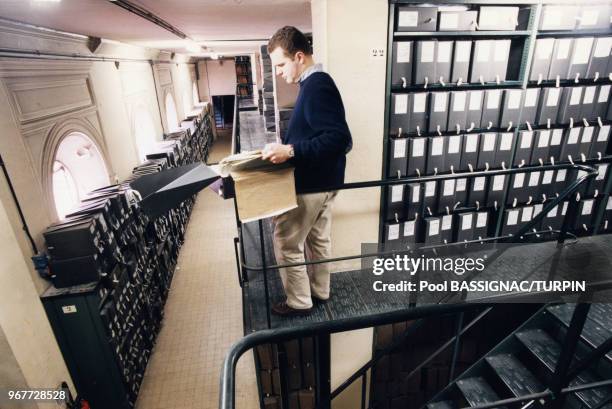 Dans le cadre du procès Papon, le Ministère de la Culture a autorisé l'ouverture des archives de la police pour faire la lumière sur les évènements...