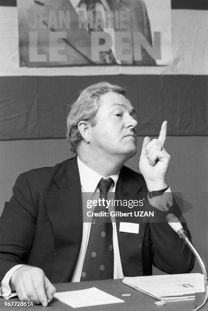 Jean-Marie Le Pen lors d'un congrès du Front National à Paris le 30 octobre 1976, France.