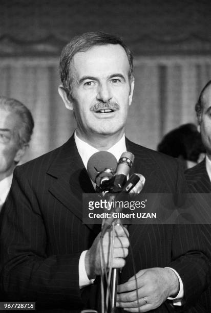 Hafez el-Assad lors de la visite officielle de Raymond Barre à Damas le 27 novembre 1977, Syrie.