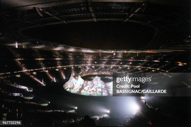 Cérémonie d'ouverture lors de l'inauguration du nouveau stade de France le 28 janvier 1998 à Saint-Denis, France.