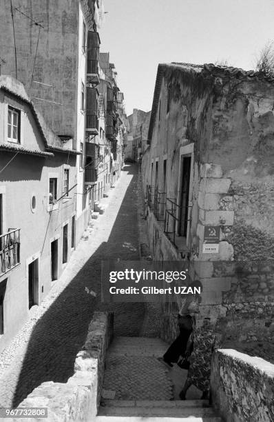 Vie quotidienne à Lisbonne après la tentative manquée de coup d'état de la part de la droite, le 27 aout 1974, Portugal.