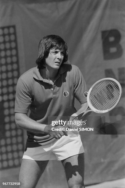 Adriano Panatta en huitième de finale à Roland-Garros le 31 mai 1977, Paris, France.