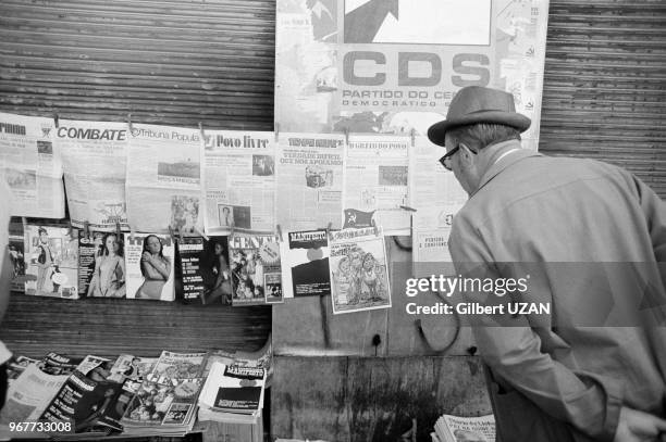 Vie quotidienne à Lisbonne après la tentative manquée de coup d'état de la part de la droite, le 27 aout 1974, Portugal.