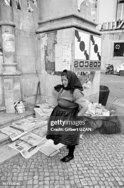 Vie quotidienne à Lisbonne après la tentative manquée de coup d'état de la part de la droite, le 27 aout 1974, Portugal.