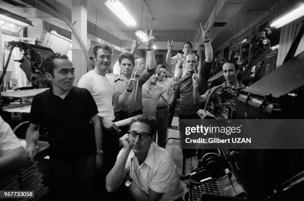 Commercants sur le marché principal de Lisbonne après la tentative manquée de coup d'état de la part de la droite, le 27 aout 1974, Portugal.