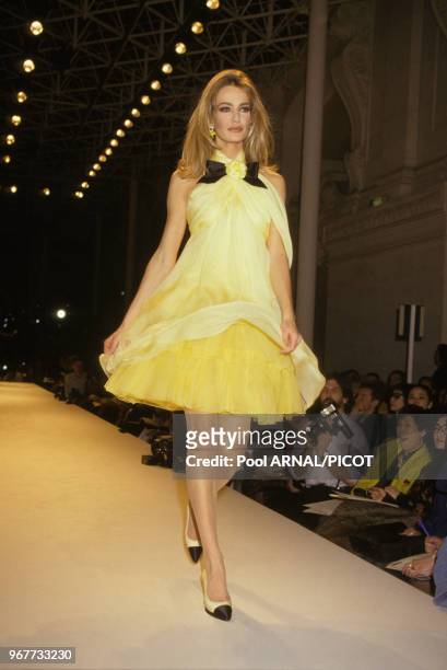 Défilé Chanel collection haute-couture printemps/été 91, Paris le 30 janvier 1991, France.
