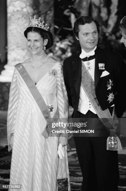 La Reine Sylvia et le Roi Carl Gustav de Suède lors de leur voyage officiel en Allemagne le 20 mars 1979, Bonn.