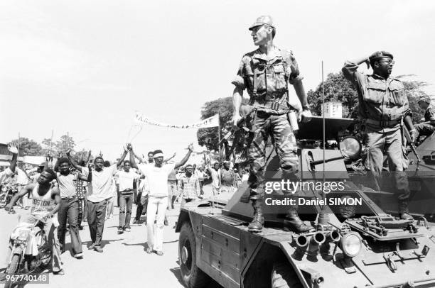 Armée française patrouille à Bangui après le coup d'état qui a renversé Bokassa, le 24 septembre 1979, République Centrafricaine.