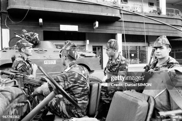 Armée française patrouille à Bangui après le coup d'état qui a renversé Bokassa, le 24 septembre 1979, République Centrafricaine.