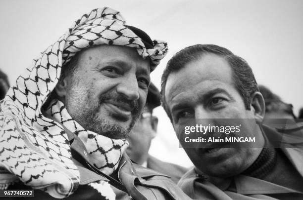 Portrait de Yasser Arafat et de Abou Jihad dans un camp de réfugiés palestiniens le 19 février 1983 à Alger.