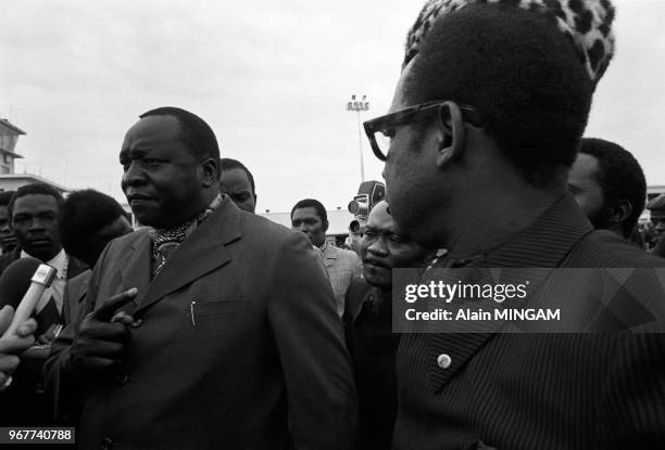 Le président ougandais Idi Amin Dada rend visite au président Mobutu Sese Seko à Kinshasa le 23 avril 1977, République Démocratique du Congo.