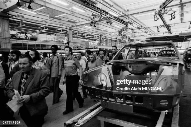 Gréviste dans les ateliers de Renault lors d'un conflit social dans les usines de Flin les 20 et 21 juin 1978, France.