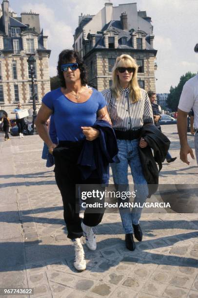 Portrait de l'acteur américain Sylvester Stallone et de Vanna White le 30 août 1987 à Paris, France.