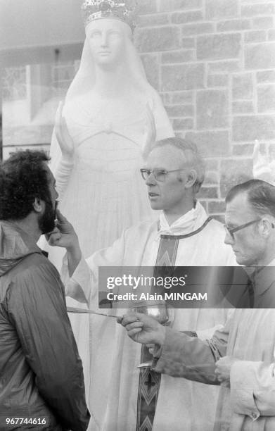 Célébration de l'Eucharistie lors du centenaire de l'apparition de la vierge à Knock le 21 aout 1979, Irlande.