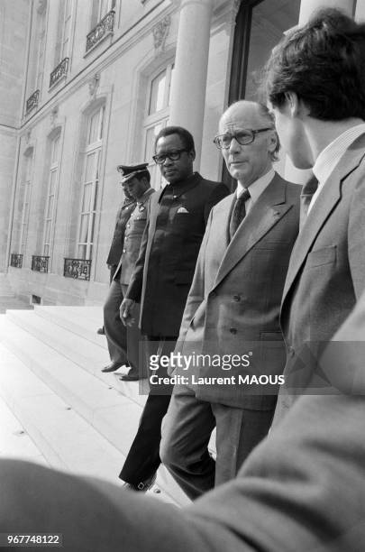 Le président de la République du Zaïre Mobutu Sese Seko sur le perron de l'Elysée le 28 mai 1978 à Paris, France.
