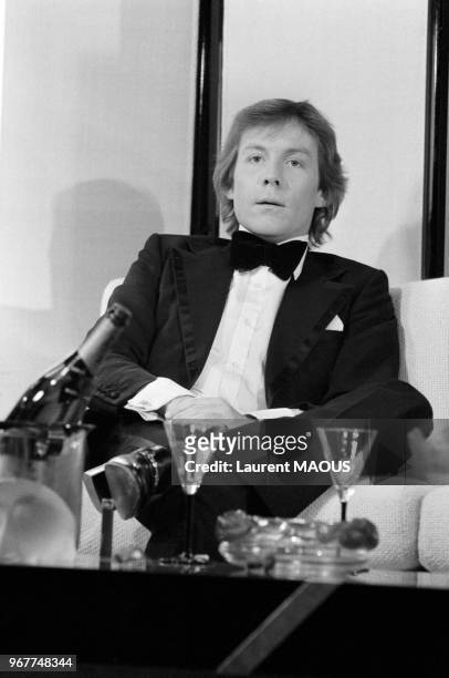 Roddy Llewellyn, journaliste britannique et présentateur de télévision, dans une émission de télévision le 23 février 1978 à Paris, France.