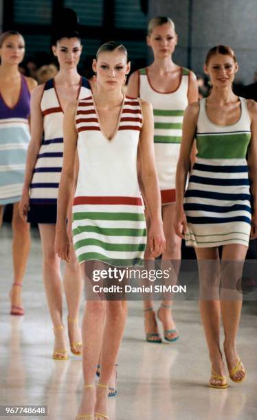 Défilé Prêt-à-Porter Printemps-Eté de Guy Laroche à l'Opéra Bastille, le 16 octobre 1997, Paris, France.