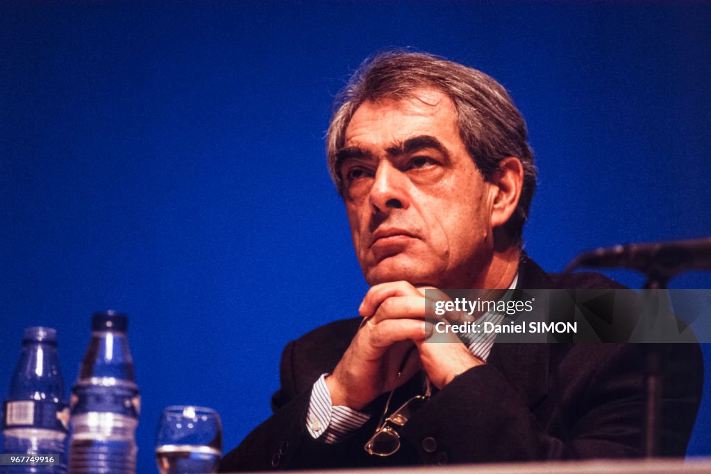 Henri Emmanuelli Homme Politique Le 15 D cembre 1996 News Photo henri-emmanuelli-homme-politique-le-15-d-cembre-1996-news-photo