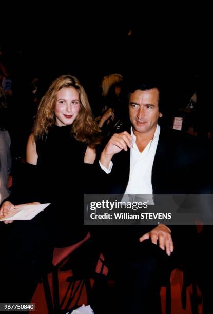 Bernard-Henri Levy assiste, en compagnie de sa fille Justine, au défilé Lolita Lempicka pour lequel sa soeur a réalisé les bijoux, octobre 1997,...