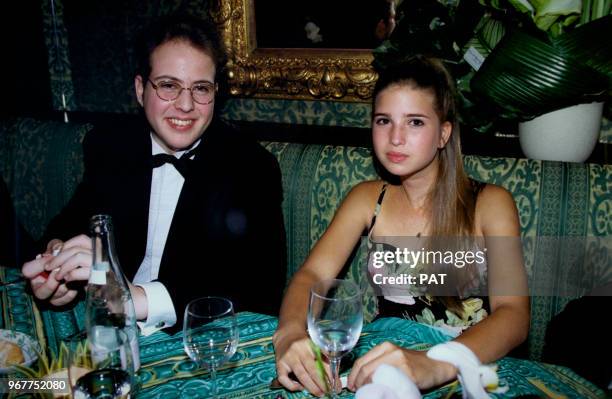 La fille de Donald Trump, Ivanka et le Prince d'Égypte Mohamed Ali Fouad lors d'un dîner le 22 juin 1996 à Paris, France.