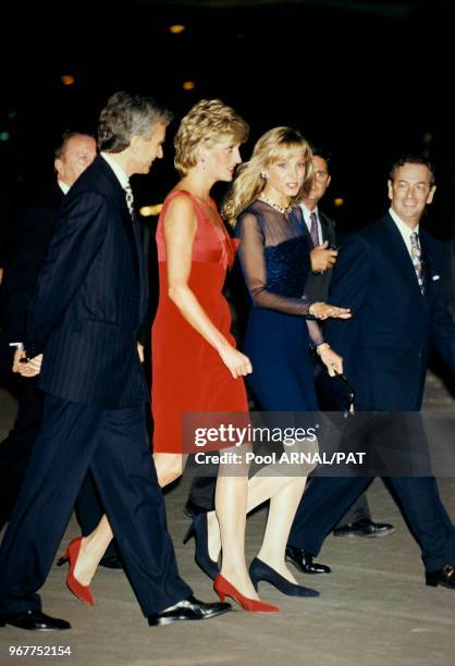 La Princesse de Galles Lady Diana arrive à une soirée lors de sa venue le 25 septembre 1995 à Paris, France.