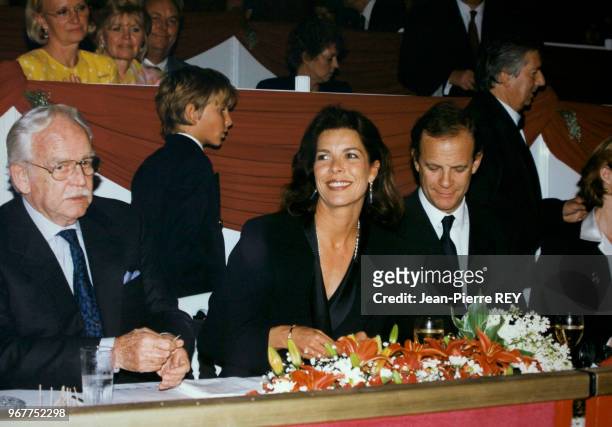 Le Prince Rainier, Caroline de Monaco et le photographe François-Marie Banier à un dîner le 27 avril 1996 à Monte-Carlo, Monaco.