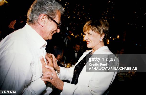 Le réalisateur Youssef Chahine et Jeanne Moreau au Majestic le 18 mai 1997 au festival de Cannes en France.