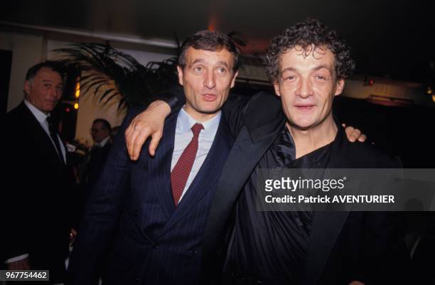 Acteur Philippe Léotard avec son frère le ministre de la Culture François Léotard lors d'une soirée le 23 mars 1987 à Paris, France.