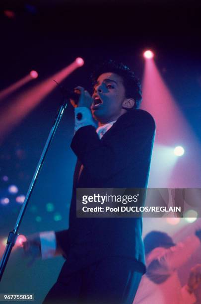 Le chanteur américain Prince sur scène au Zénith, à Paris le 25 août 1986, France.