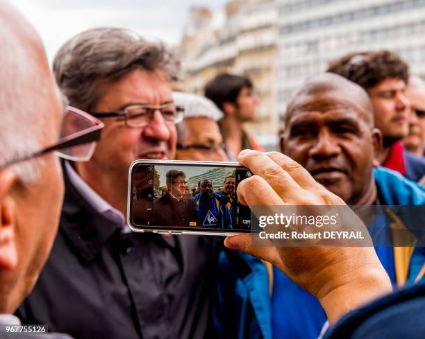 Jean Luc Melenchon lors de la manifestation contre la Loi Travail, au milieu des militants de son mouvement 'La France Insoumise' à Paris le 14 juin...