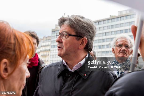 Jean Luc Melenchon lors de la manifestation contre la Loi Travail, au milieu des militants de son mouvement 'La France Insoumise' à Paris le 14 juin...