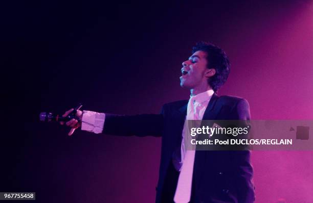 Le chanteur américain Prince sur scène au Zénith, à Paris le 25 août 1986, France.