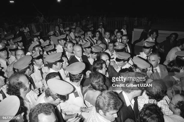 Retour de Konstantínos Karamanlís acclamé par la foule après le chute du régime des colonels le 24 juillet 1974, Athènes, Grèce.