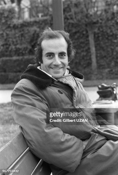 Jean-Pierre Elkabach chez lui à Paris le 16 janvier 1977, France.