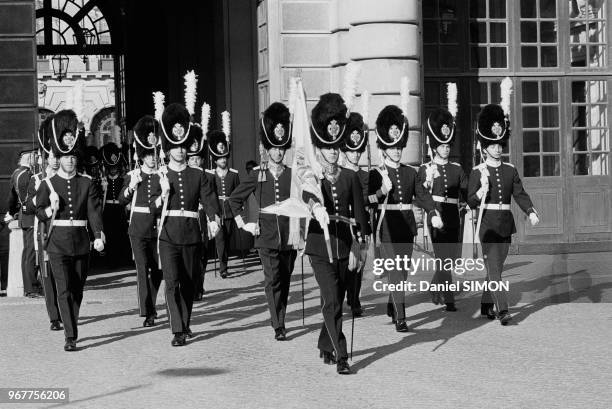Gardes royaux lors du mariage de Christina de Suède et de Tord Magnuson à Stockholm le 15 juin 1974, Suède.